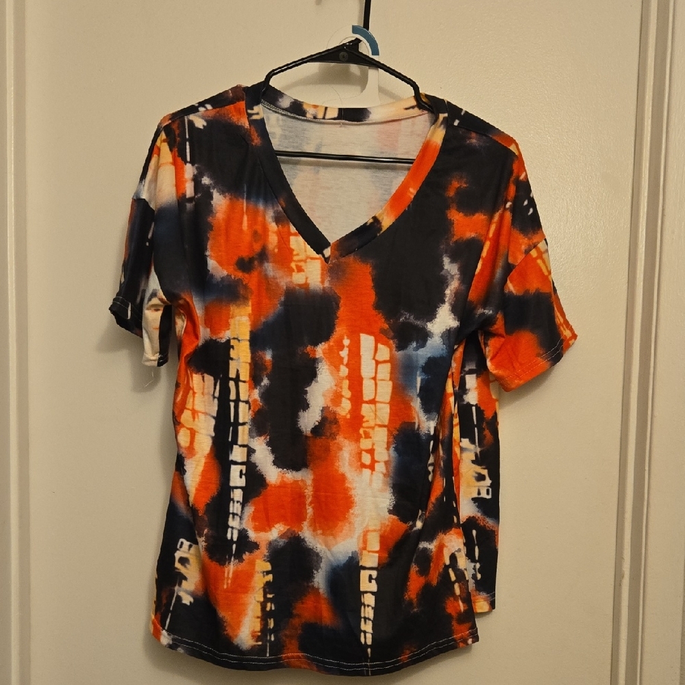 Vibrant Tie-Dye V-Neck Women's Tee And Leggings Set